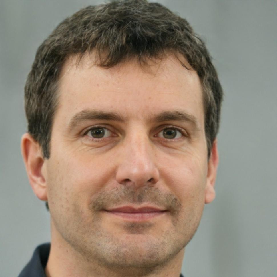 Portrait de Léandre Beaumont, animateur des webinaires sur l'estime de soi